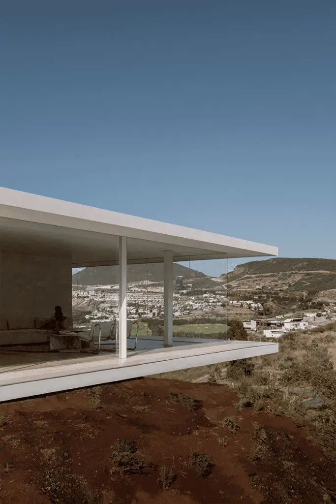 Una casa en méxico entre dos opuestos: la montaña y el concreto Una casa en méxico entre dos opuestos: la montaña y el concreto