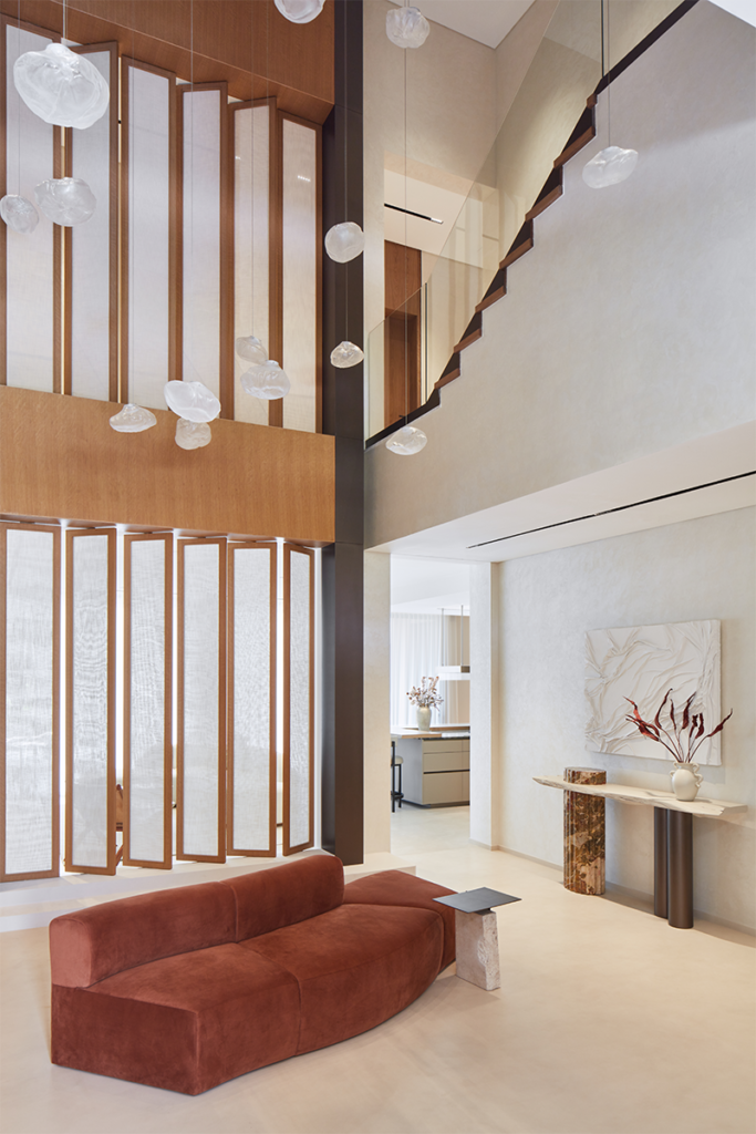 Una abogada colombiana que triunfa como diseñadora en dubái