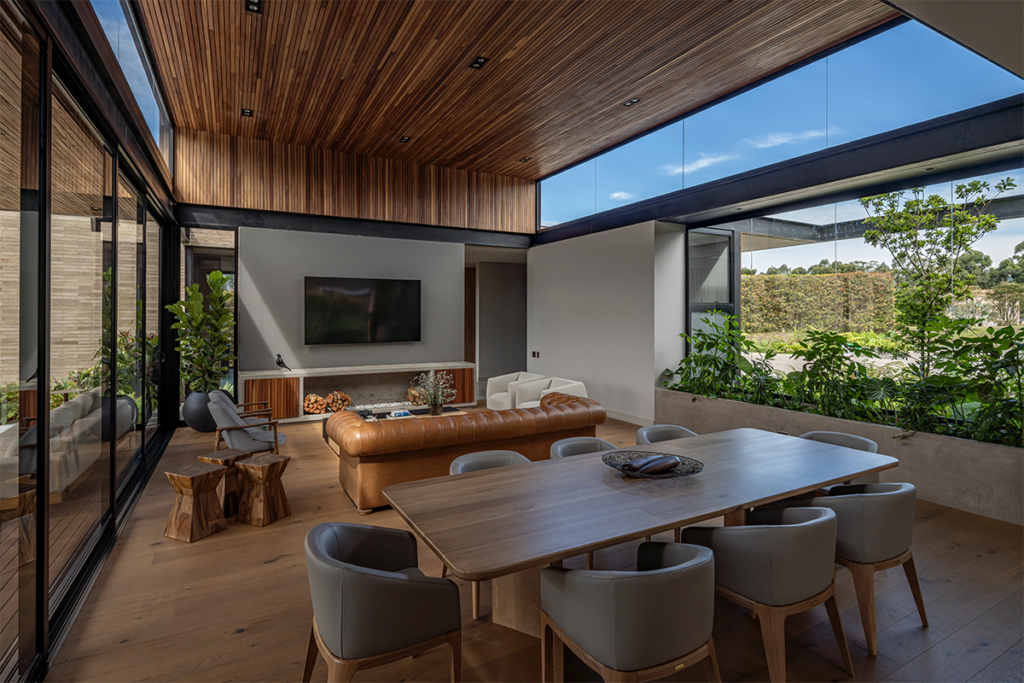 Dos casas en colombia con diseños disruptivos y contemporáneos