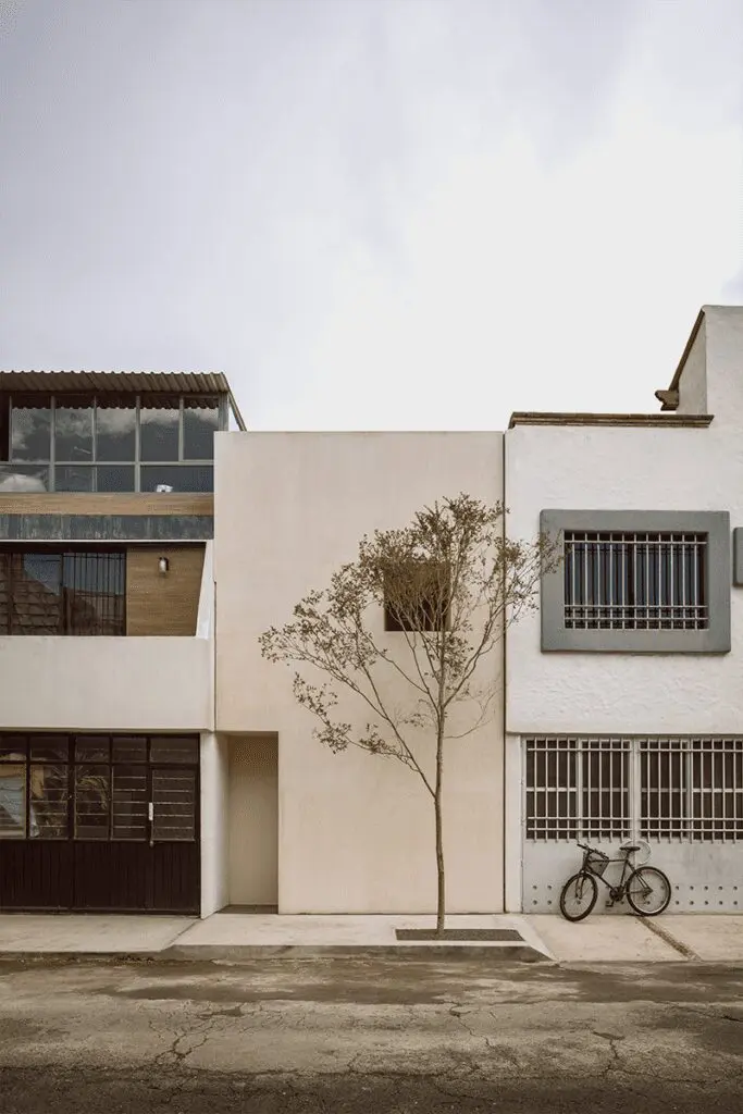 La luz y la madera son un lenguaje de emociones en el diseño de esta casa en méxico La luz y la madera son un lenguaje de emociones en el diseño de esta casa en méxico