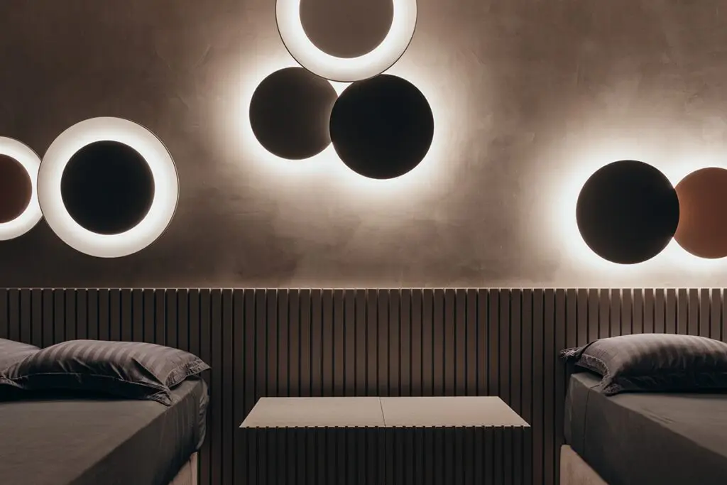 La casa en medellín que aprovecha la tecnología para brindar un pleno confort