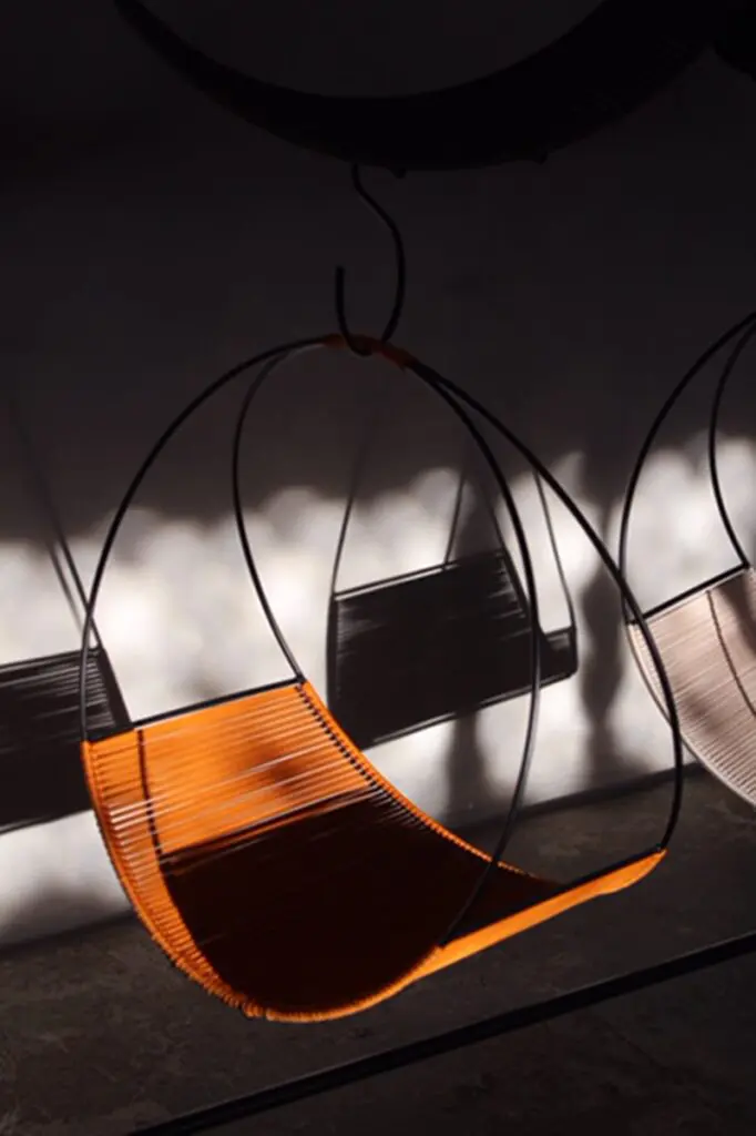 Tejer esperanza: la historia de un artesano que encontró su pasión en el diseño