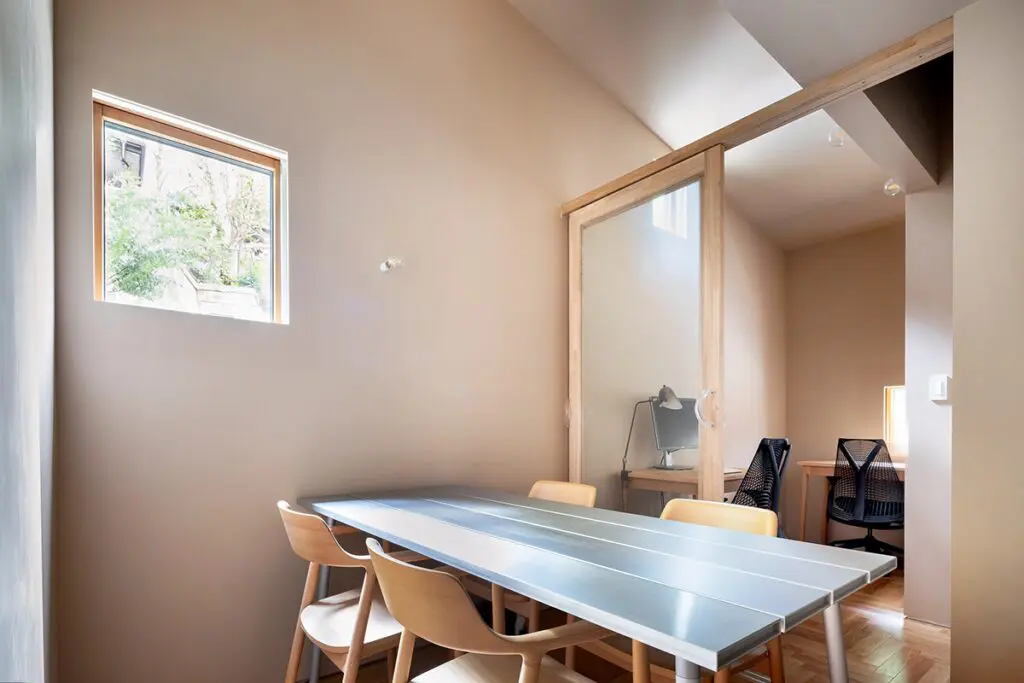 Arquitectura para gatos: así es una casa en japón hecha para las mascotas del dueño