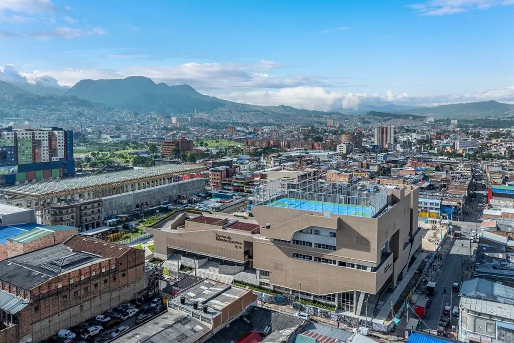 El centro de talento creativo del bronx: un lugar que se abre para congregar