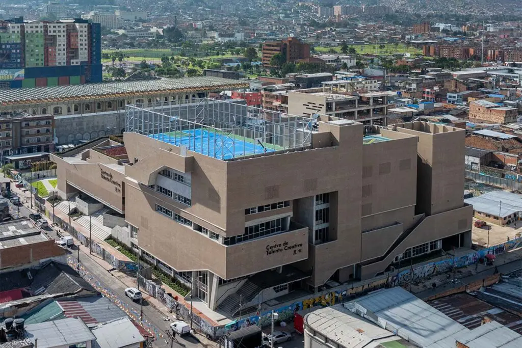 El centro de talento creativo del bronx: un lugar que se abre para congregar