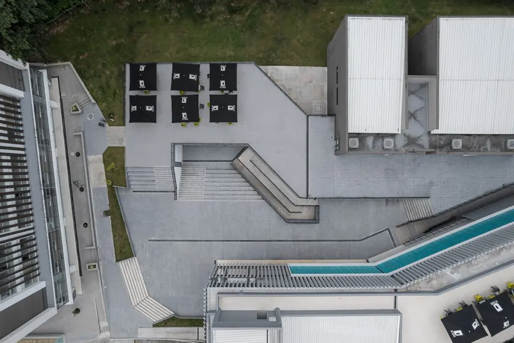 Edificio de la u. Del quindío tiene una arquitectura en consonancia con el entorno