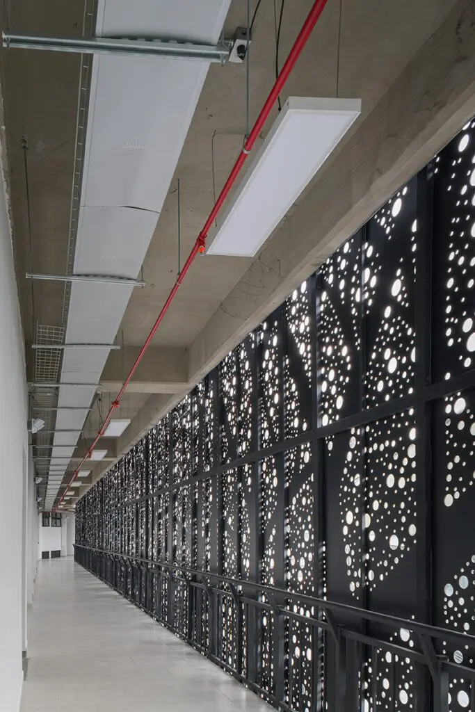 Edificio de la u. Del quindío tiene una arquitectura en consonancia con el entorno