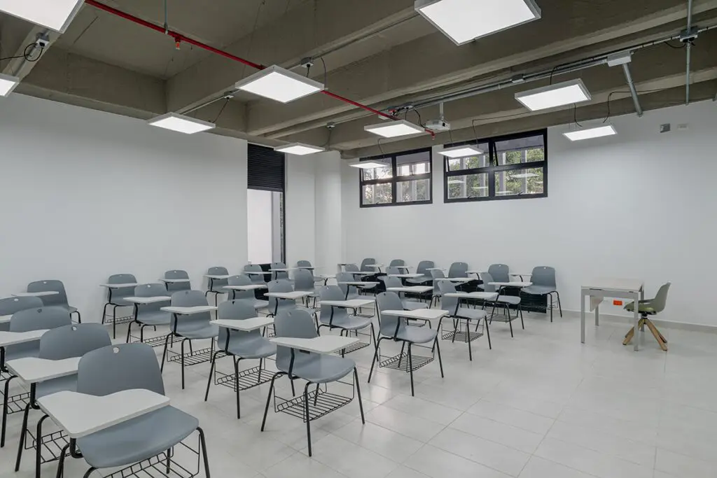 Edificio de la u. Del quindío tiene una arquitectura en consonancia con el entorno