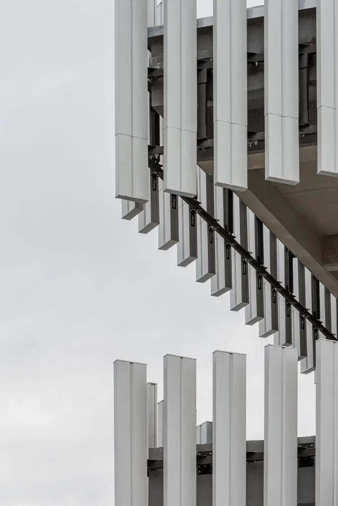 Edificio de la u. Del quindío tiene una arquitectura en consonancia con el entorno