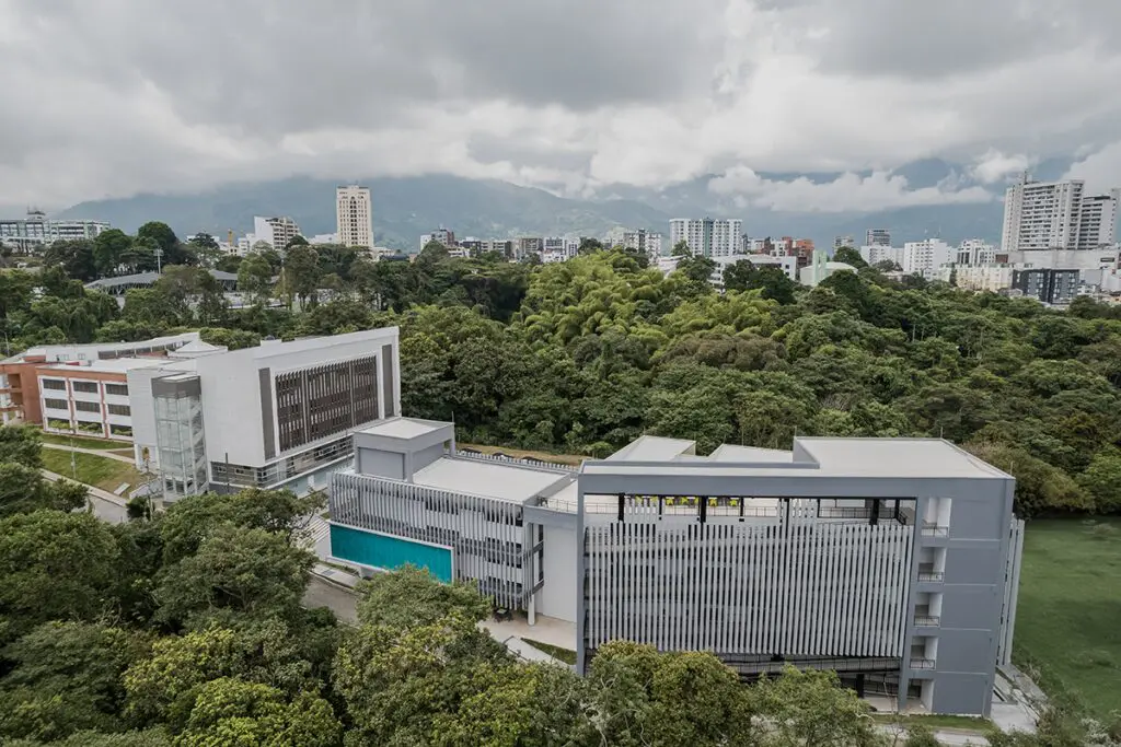 Cuatro ejemplos de buena arquitectura institucional en colombia Cuatro ejemplos de buena arquitectura institucional en colombia