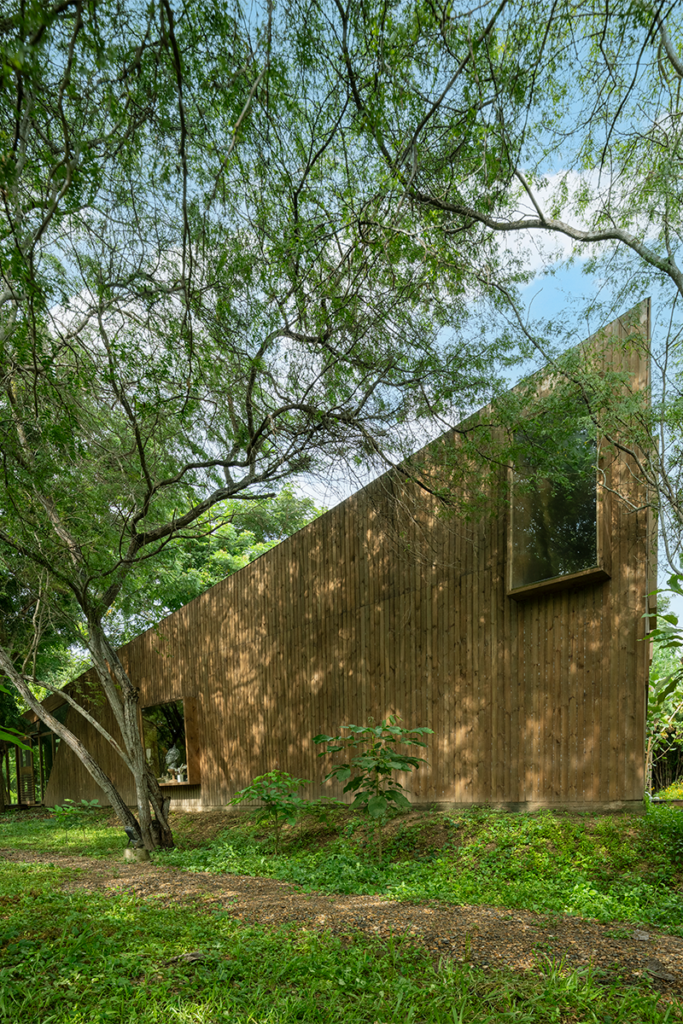 La arquitectura del colegio del cuerpo en cartagena tiene una conversación con la naturaleza La arquitectura del colegio del cuerpo en cartagena tiene una conversación con la naturaleza