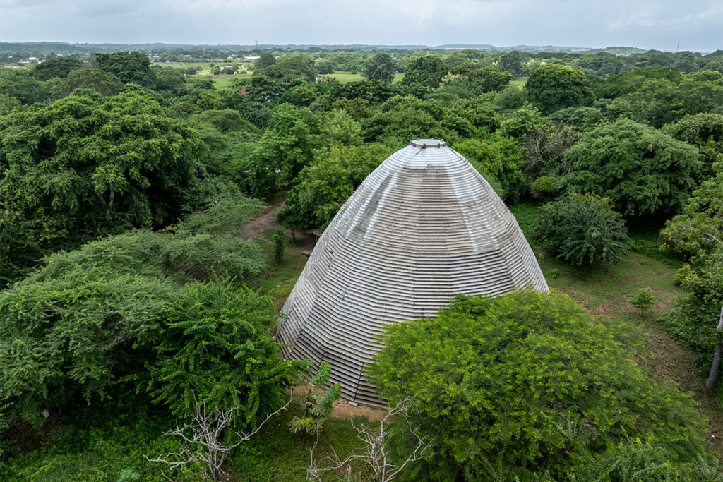 La arquitectura del colegio del cuerpo en cartagena tiene una conversación con la naturaleza Arquitectura colegio del cuerpo
