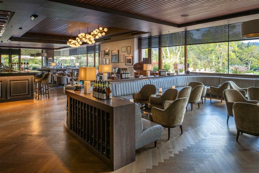 En el diseño de este bar, la historia y la modernidad coexisten en armonía