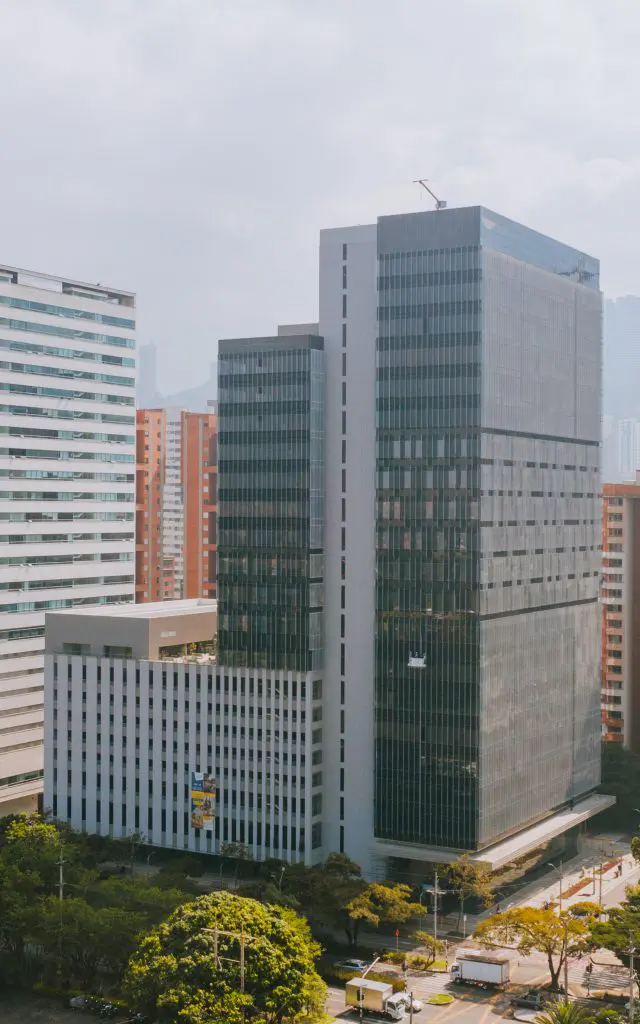 Arquitectura fragmentada: este es el nuevo y sorprendente edificio de ciudad del río, medellín