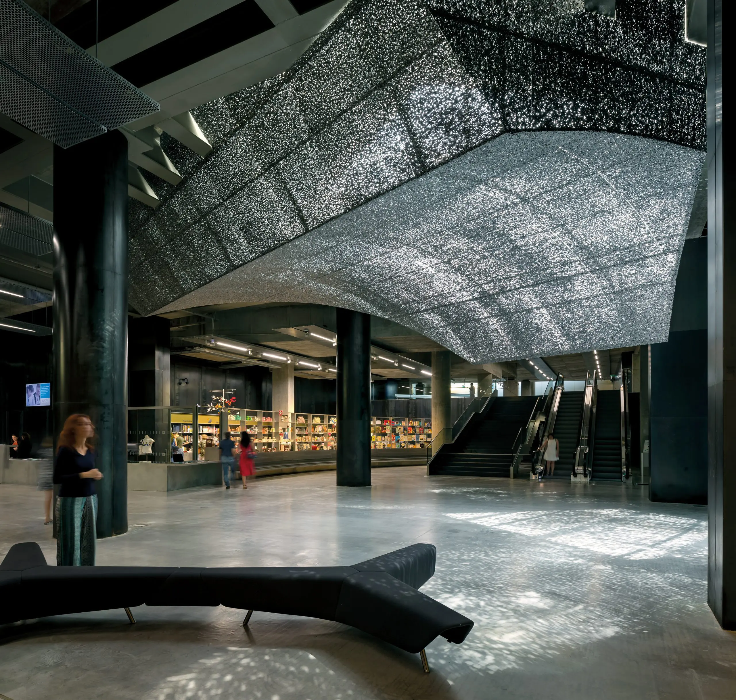 Arquitectura en época de pandemia: un centro cultural bajo tierra en españa Arquitectura en época de pandemia: un centro cultural bajo tierra en españa