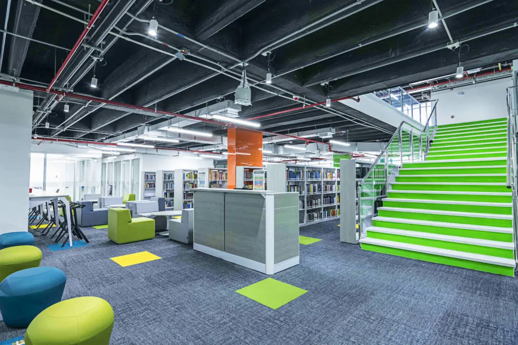 Biblioteca de la nueva sede de la fundación universitaria del área andina en valledupar