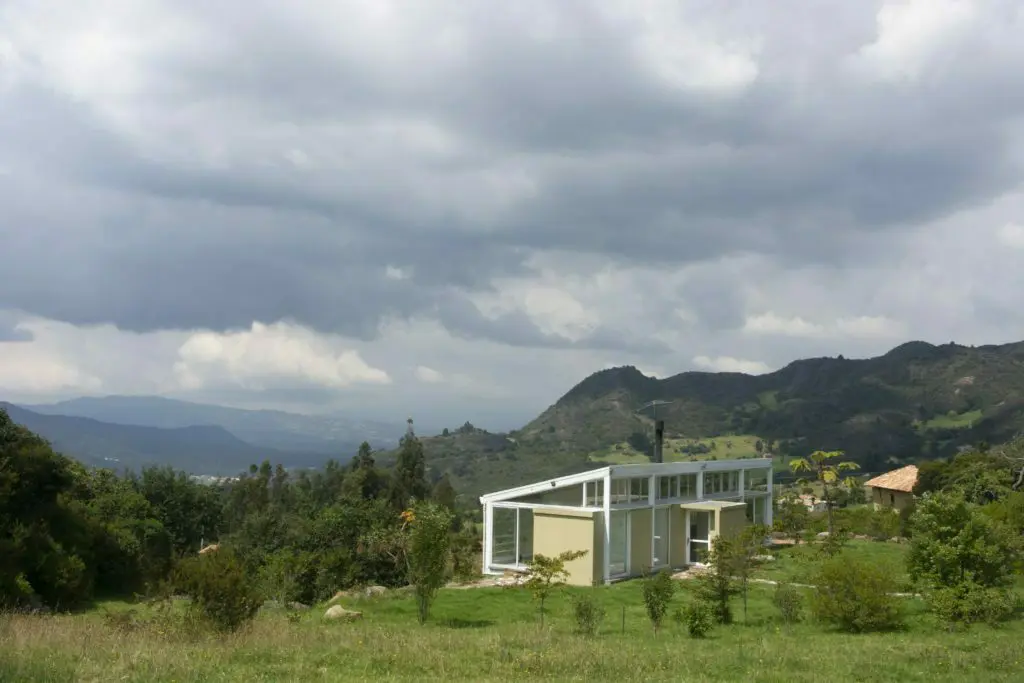 Así se ve esta espectacular casa prefabricada en fómeque, cundinamarca Casa en fómeque