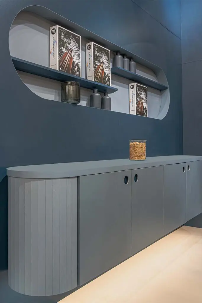 Una colección que recorre la memoria de la madera para resignificar el presente del diseño Una colección que recorre la memoria de la madera para resignificar el presente del diseño