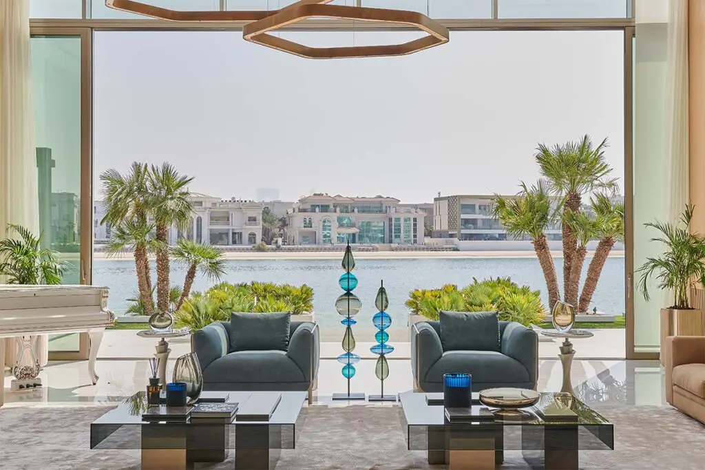 El silencio y la luz son los protagonistas de esta casa de lujo en dubái