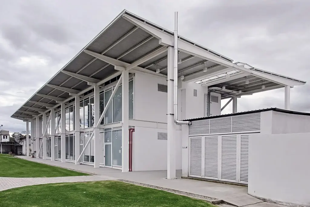 Edificio ecil y ecio arquitectura por firma agra.