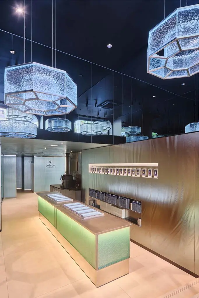 Los espacios de esta heladería están inspirados en la alta perfumería y en la joyería Los espacios de esta heladería están inspirados en la alta perfumería y en la joyería