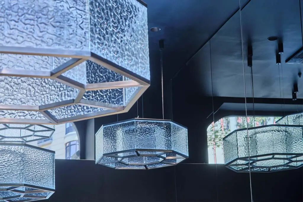 Los espacios de esta heladería están inspirados en la alta perfumería y en la joyería Los espacios de esta heladería están inspirados en la alta perfumería y en la joyería