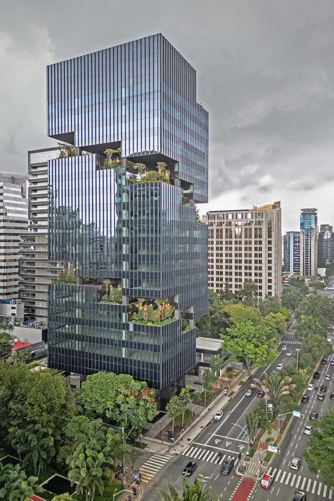 ¿trabajaría en este espacio? Un edificio corporativo que parece un bosque vertical
