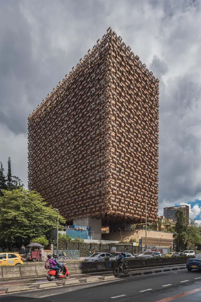 El edificio de ciencias de la javeriana es un ícono de sostenibilidad e innovación arquitectónica