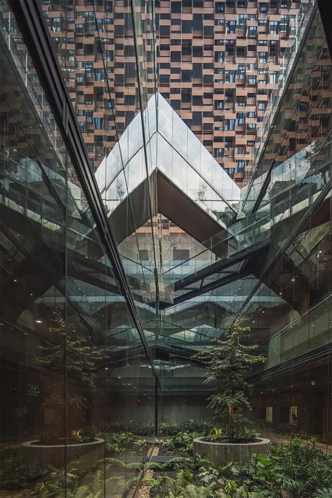 El edificio de ciencias de la javeriana es un ícono de sostenibilidad e innovación arquitectónica