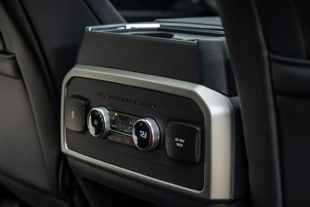 Un plácido viaje hacia el futuro: tres automóviles con un diseño especial