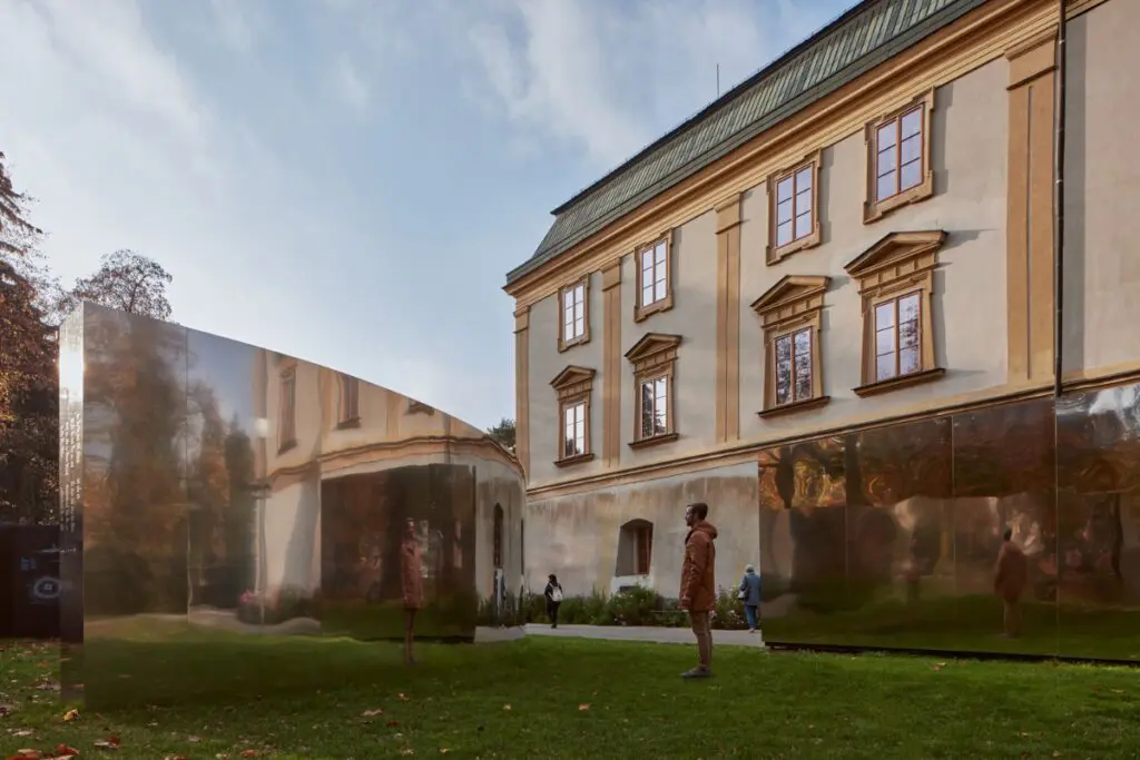 ‘espejos de zlín’, una instalación mágica en europa