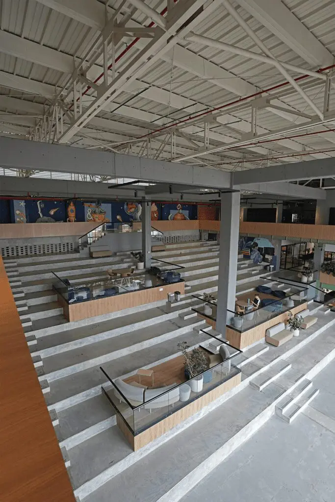 Tour axxis: ¡esta empresa hizo su sede en un antiguo cine! Sede riwi por etex