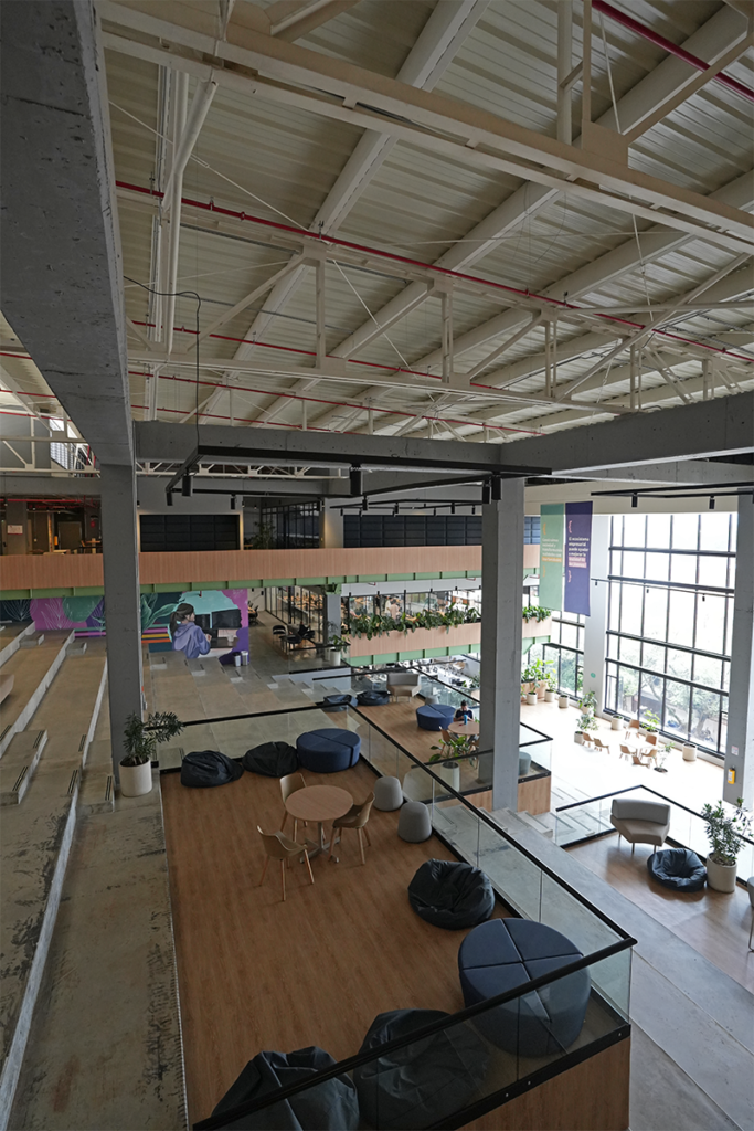 Tour axxis: ¡esta empresa hizo su sede en un antiguo cine! Tour axxis: ¡esta empresa hizo su sede en un antiguo cine!