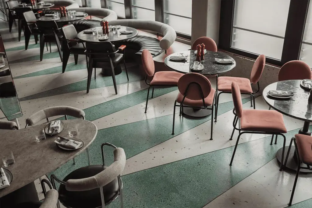 La estética 'dieselpunk' reinterpretada en la diseño de este bar