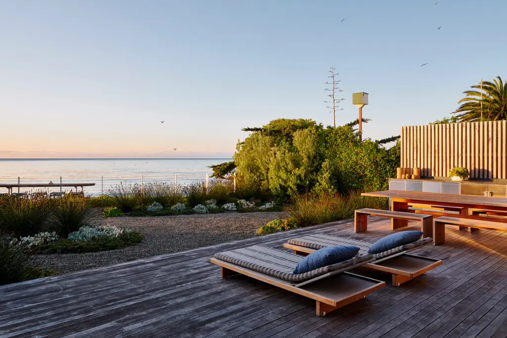 Esta casa tiene un alto diseño y una estética informal californiana Esta casa tiene un alto diseño y una estética informal californiana