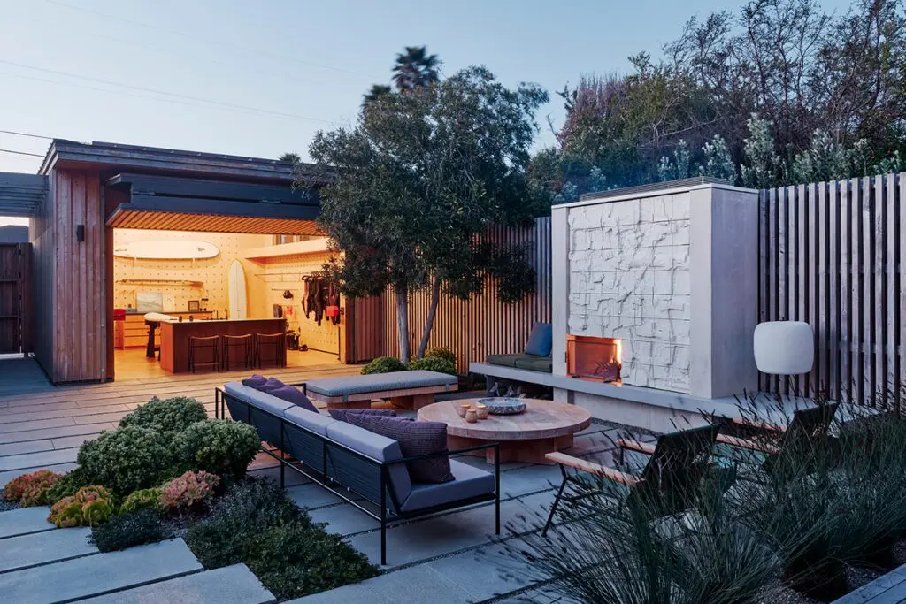 Esta casa tiene un alto diseño y una estética informal californiana Esta casa tiene un alto diseño y una estética informal californiana