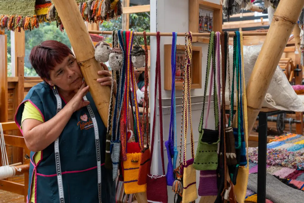 La transformación del barrio egipto, en bogotá, a través de este taller de artesanías