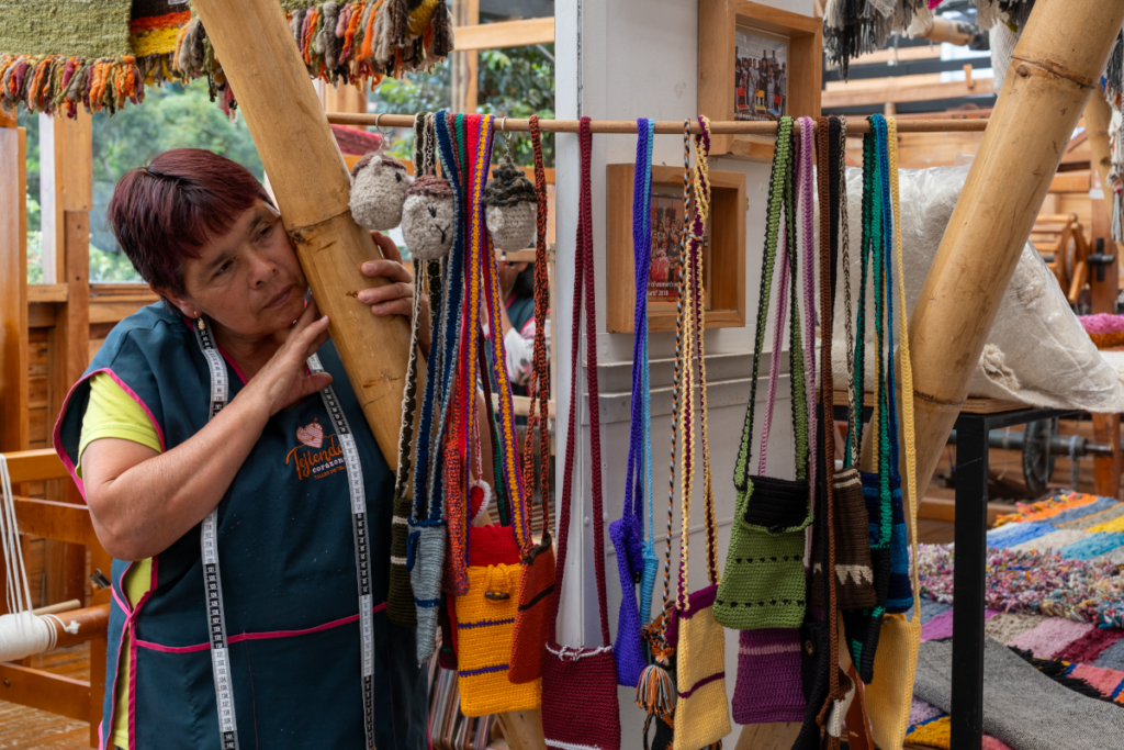 La transformación del barrio egipto, en bogotá, a través de este taller de artesanías