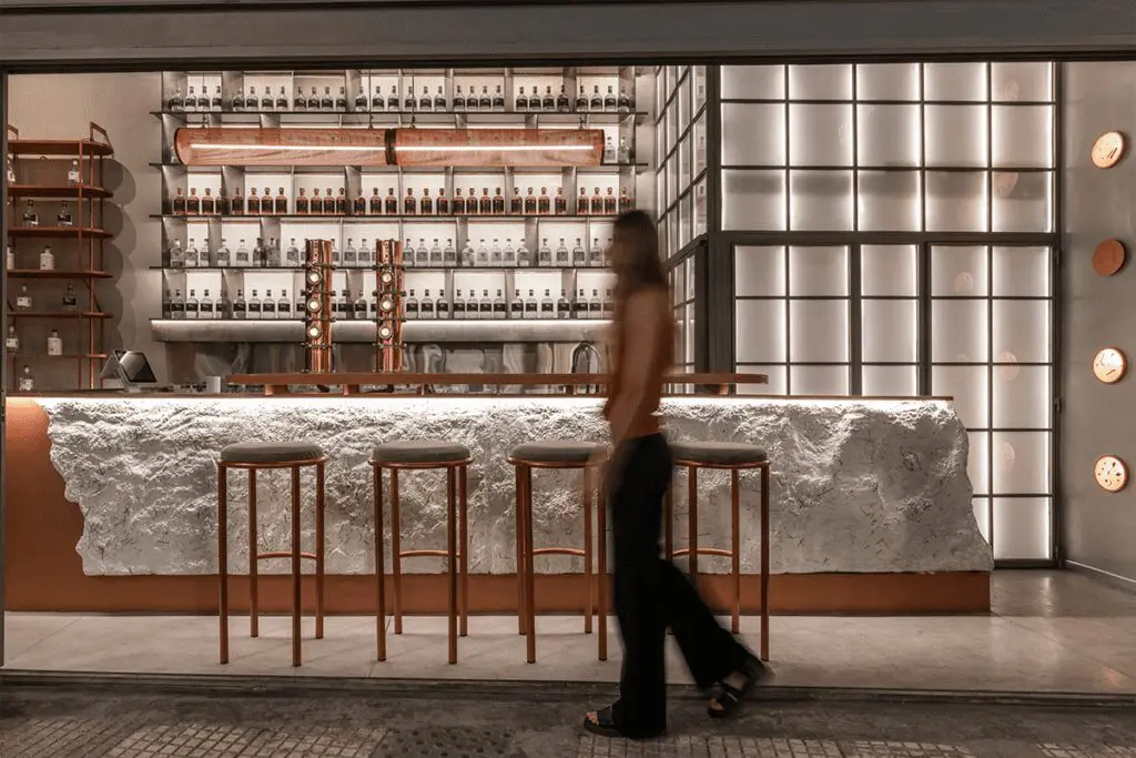 En argentina, la arquitectura de esa destilería se inspira en el ‘gin tonic’