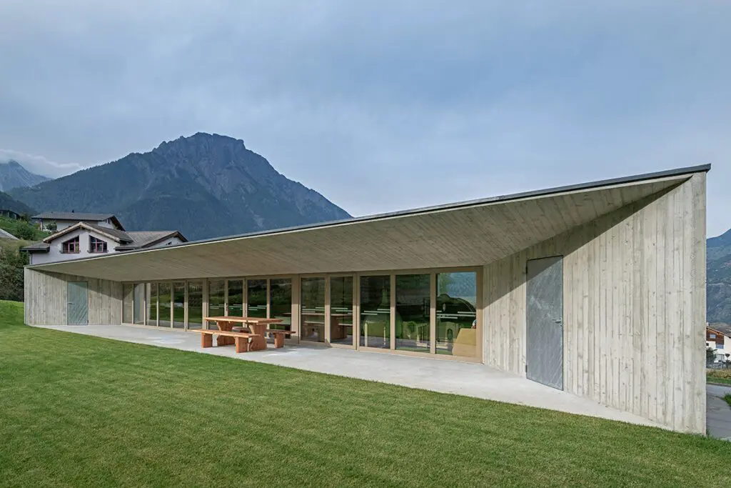 Arquitectura para el contexto: una guardería en suiza de pequeño formato y gran impacto