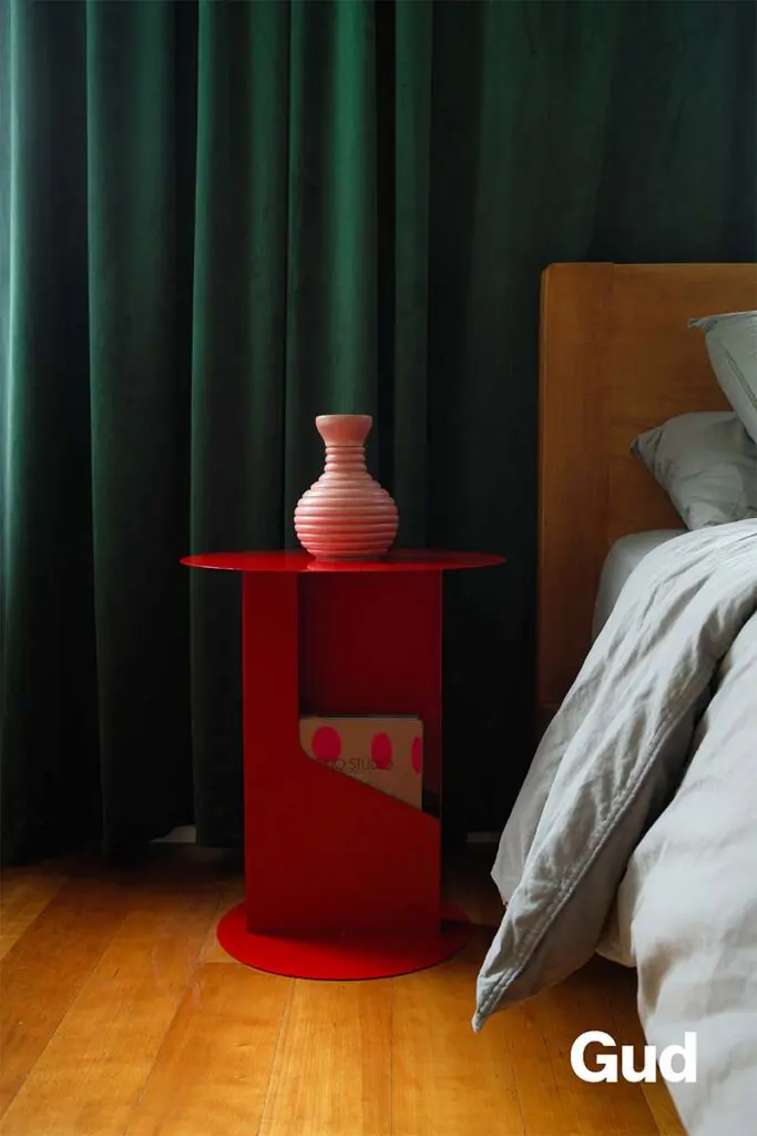 Una nueva mirada al mobiliario metálico: estética, precisión y mucho color