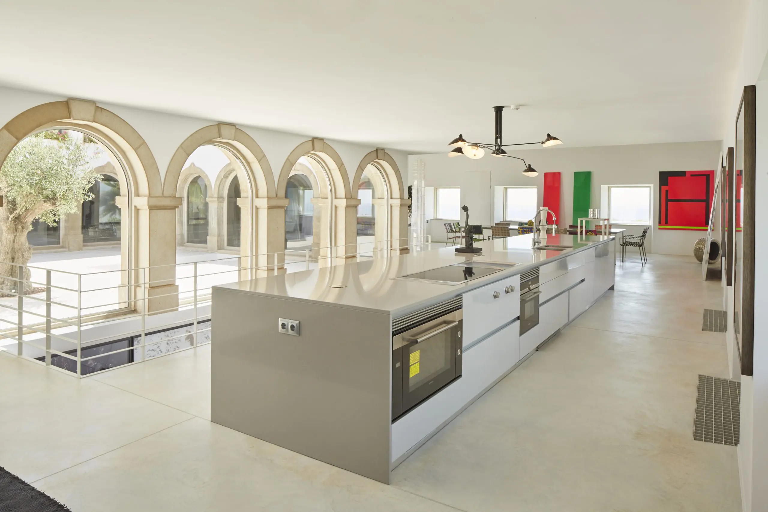 La casa perfecta para un coleccionista en portugal fue intervenida por un arquitecto colombiano La casa perfecta para un coleccionista en portugal fue intervenida por un arquitecto colombiano