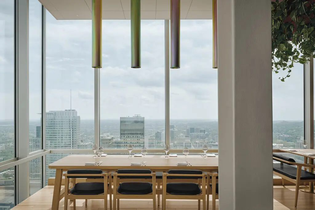 La elegancia unida a las vistas panorámicas en este nuevo restaurante