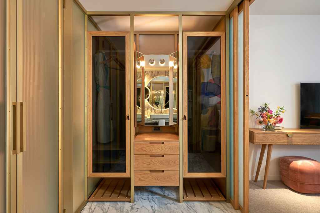 Este hotel en londres es una estadía de lujo con espacios abiertos y flexibles