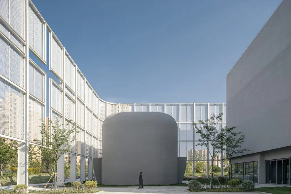 Singular y sobrio: así es el diseño de la iglesia de jesús fengxian qixian, en china