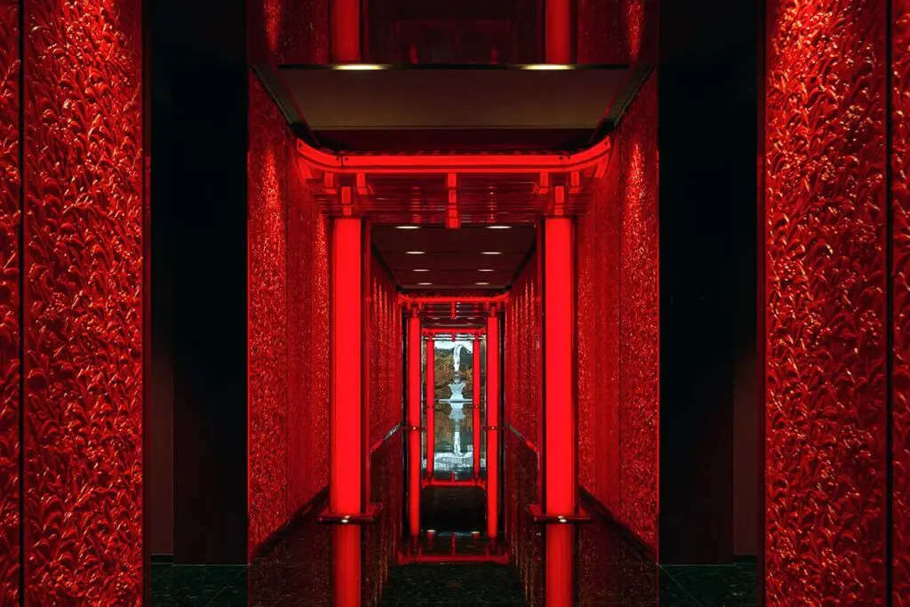 J hotel, un impactante edificio que evoca la cultura china