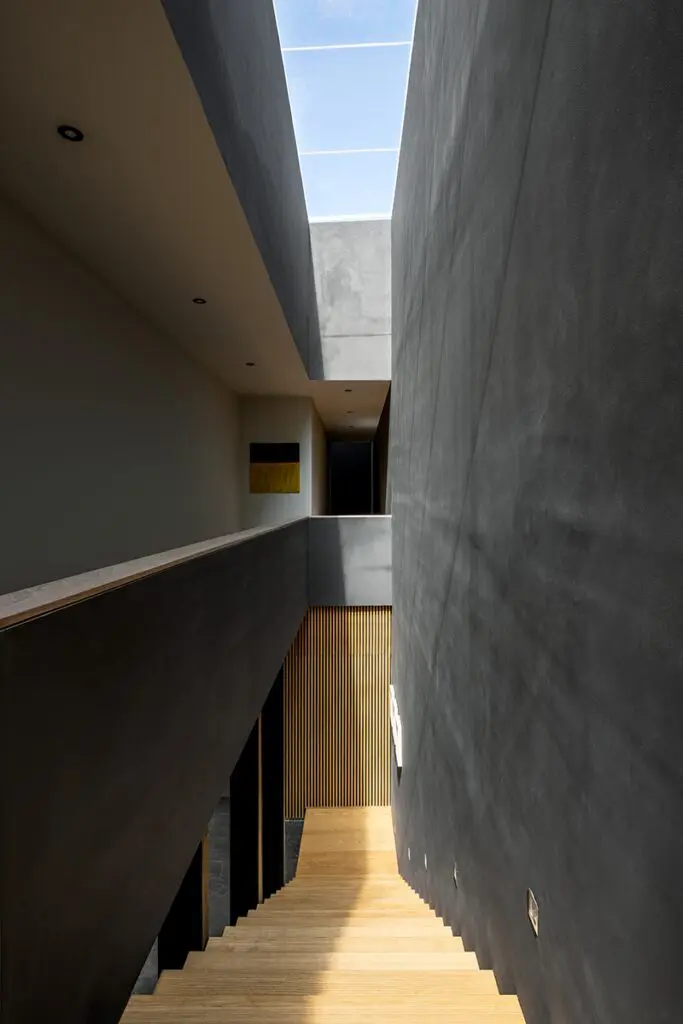 En esta casa en méxico se disfruta del silencio de vivir entre árboles