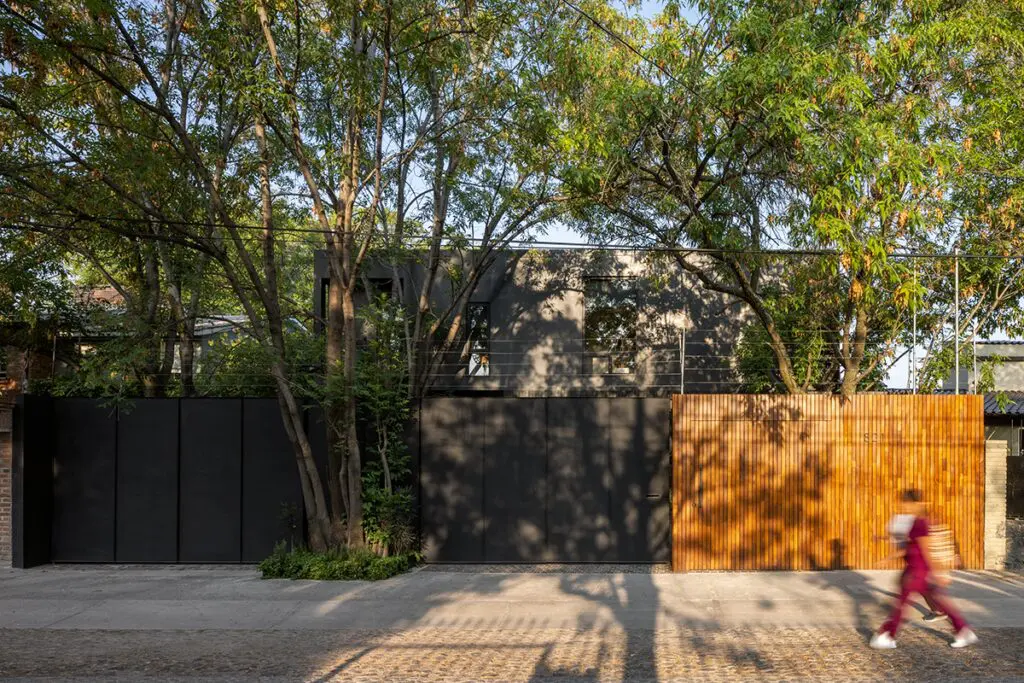 En esta casa en méxico se disfruta del silencio de vivir entre árboles