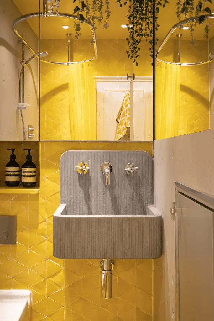Este apartamento tiene un diseño audaz: el color es el protagonista indiscutible Este apartamento tiene un diseño audaz: el color es el protagonista indiscutible