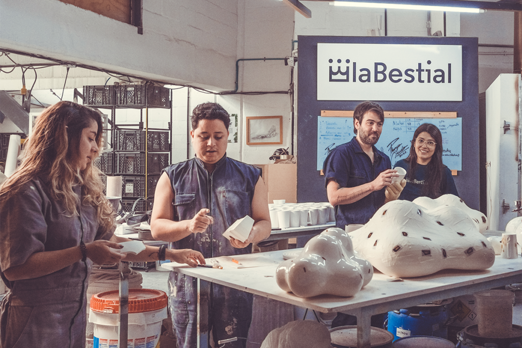 Narrar historias con la cerámica: la propuesta del estudio la bestial en medellín Narrar historias con la cerámica: la propuesta del estudio la bestial en medellín